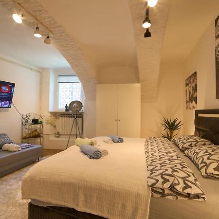 Downtown Secret Apartment Ζάγκρεμπ Εξωτερικό φωτογραφία